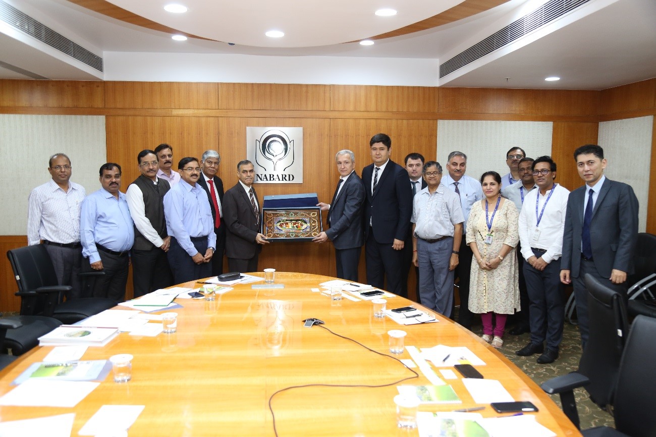 Chairman, NABARD and his team interacting with the Uzbek Delegation